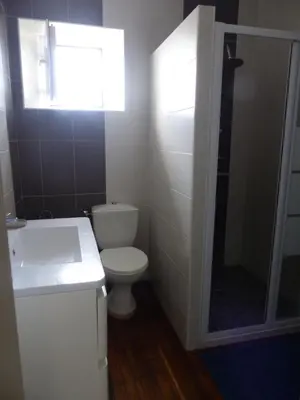 Salle de bains dans l'établissement La Limouz