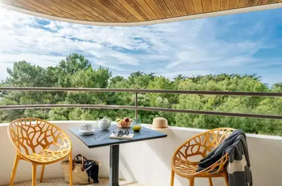 Balcon ou terrasse dans l'établissement Hôtel Valdys Thalasso & Spa - les Pins