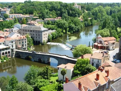 Vue sur la rivière ou le fleuve situé(e) à proximité de l'hôtel