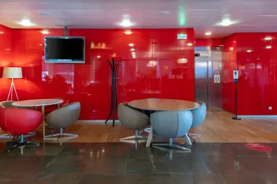 Télévision ou salle de divertissement dans l'établissement Holiday Inn Express Saint-Nazaire by IHG