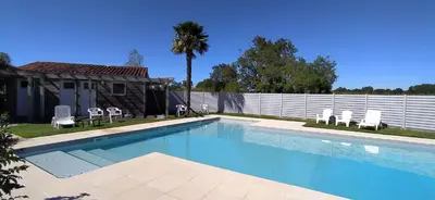 Piscine de l'établissement La Frapperie ou située à proximité