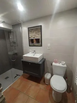 Salle de bains dans l'établissement La Frapperie