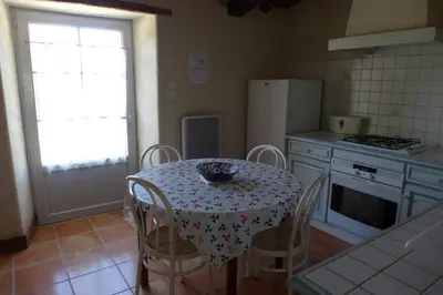 Cuisine ou kitchenette dans l'établissement La Frapperie