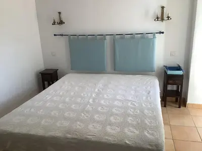 Un ou plusieurs lits dans un hébergement de l'établissement Maison 4 adultes et 4 enfants - 250m de la plage