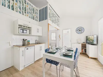Cuisine ou kitchenette dans l'établissement Maison proche Golf plage et piscine à Pornic