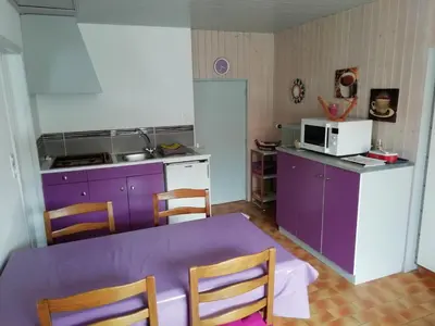 Cuisine ou kitchenette dans l'établissement Un petit coin de campagne dans le pays de Saint-Gilles