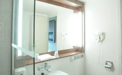 Salle de bains dans l'établissement Hôtel Inn Design & Restaurant Nantes