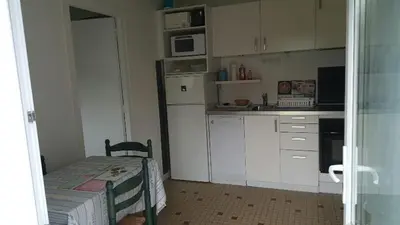 Cuisine ou kitchenette dans l'établissement MAISON VENDEENNE PROCHE DE L OCEAN