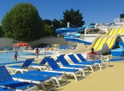 Piscine de l'établissement Mobil-home moderne à Saint-Jean-de-Monts avec piscine partagée ou située à proximité