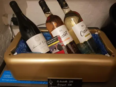 Boissons dans l'établissement Maisonnette atypique en triplex au calme hyper-centre place du Ralliement