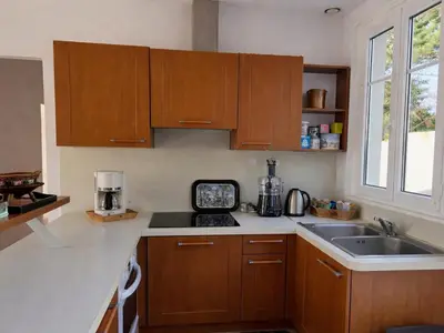 Cuisine ou kitchenette dans l'établissement Maison familiale 5 pers à St Brevin proche plage - FR-1-364-90