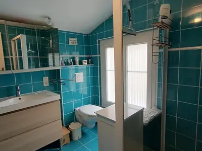 Salle de bains dans l'établissement Maison familiale 5 pers à St Brevin proche plage - FR-1-364-90