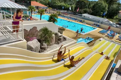 Piscine de l'établissement Bungalow charmant à Saint-Jean-de-Monts avec piscine partagée ou située à proximité