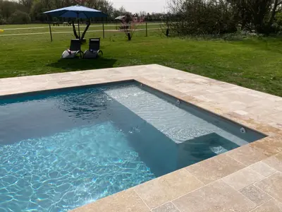 Piscine de l'établissement Chateau de la Preuille Gites ou située à proximité