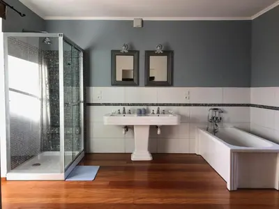 Salle de bains dans l'établissement Chateau de la Preuille Gites