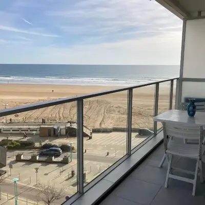 Appartement rénové 1 chambre au bord de mer avec garage - FR-1-323-32