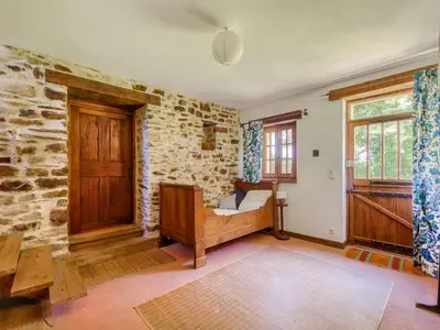 Coin salon dans l'établissement Quaint Holiday Home in Ferce