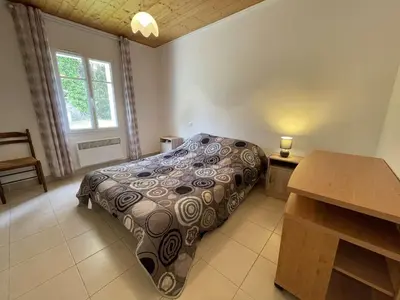 Un ou plusieurs lits dans un hébergement de l'établissement Maison indépendante avec terrasse, proche plage et terrain de 1100 m², Noirmoutier-en-l'Île - FR-1-224B-108