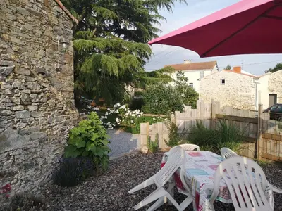 Jardin de l'établissement Gîte les genêts