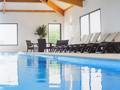 Piscine de l'établissement Résidence avec piscine, chalet pour 6 ou située à proximité