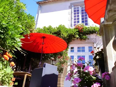 Jardin de l'établissement Le PETIT CHATEAU - Tiffauges proche Puy duFou