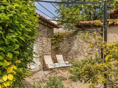 Jardin de l'établissement Gîte de Charme avec Jardin Privé près de Nantes, Accès Facile, Équipé Tout Confort - FR-1-306-812