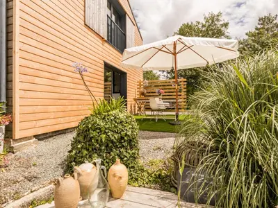 Jardin de l'établissement Charmante Grange Rénovée avec Piscine et WiFi - FR-1-306-822