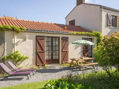 Jardin de l'établissement Gîte au calme avec terrasse, barbecues, wifi, à 20 min de Nantes et la mer, animaux acceptés - FR-1-306-830