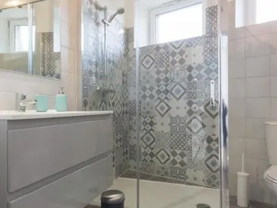 Salle de bains dans l'établissement Gîte de charme entre Nantes et Côte de Jade - Jardin privé, équipement bébé, wifi, animaux acceptés - FR-1-306-852
