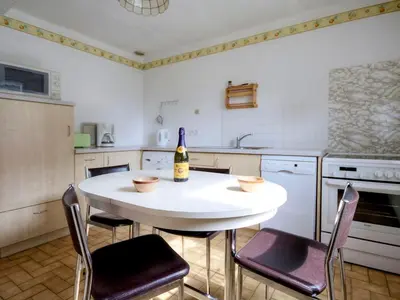Cuisine ou kitchenette dans l'établissement Gîte indépendant avec jardin clos, au calme, près de La Baule et Nantes - FR-1-306-882