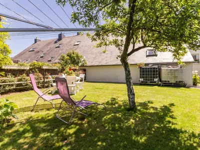 Jardin de l'établissement Location saisonnière: Gîte cosy avec jardin clos, proche plages et parc de Brière, wifi inclus! - FR-1-306-892