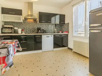 Cuisine ou kitchenette dans l'établissement Gîte en campagne avec jardin privatif, près du Parc de Brière, tout confort, 3 chambres, Wi-Fi inclus - FR-1-306-893