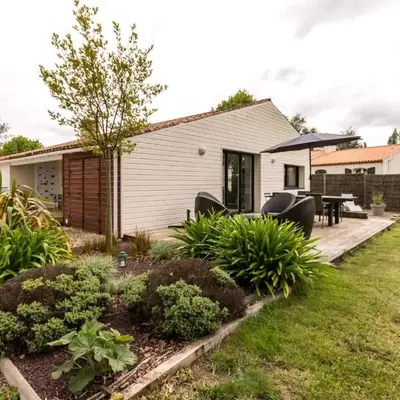 Gîte paisible avec grand jardin près du lac