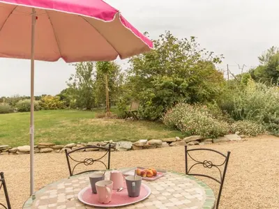 Jardin de l'établissement Gîte paisible à la campagne près de Pornic, jardin commun, wifi, idéal pour détente et loisirs - FR-1-306-1069
