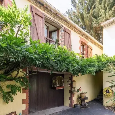 Gîte Rénové avec Étang