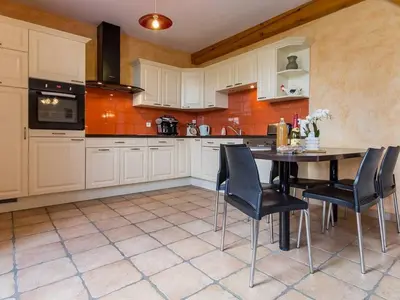 Cuisine ou kitchenette dans l'établissement Gîte calme entre plage et nature, 3 chambres, jardin clos, proche Guérande/La Baule - FR-1-306-1125