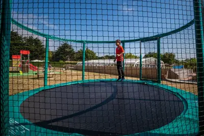 Aire de jeux pour enfants de l'établissement Camping Les Brillas