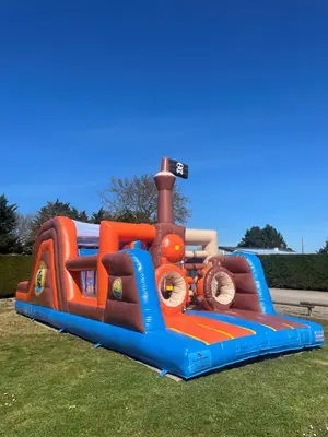 Piscine de l'établissement Camping Les Brillas ou située à proximité
