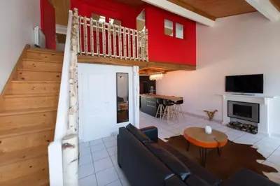 Télévision ou salle de divertissement dans l'établissement 