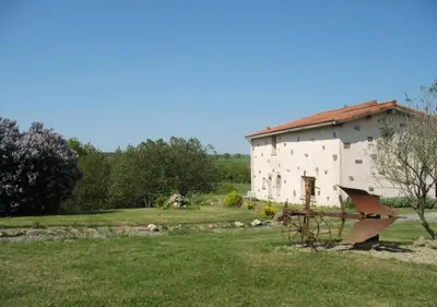 Jardin de l'établissement Chambres d hôtes Le Bois Corbeau