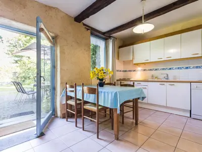 Cuisine ou kitchenette dans l'établissement Gîte 3 ch. avec jardin clos, proche Nantes, nature et activités extérieures - FR-1-306-1106