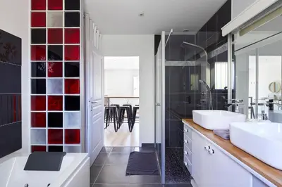 Salle de bains dans l'établissement La Rapinette, calme entre Nantes et l'océan