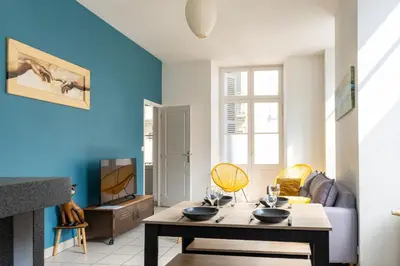 Coin salon dans l'établissement nid douillet 4places 2lits cœur de ville logement Hote-Zen wifi