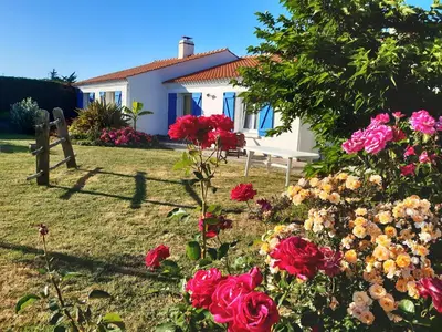 Jardin de l'établissement Maison récente avec jardin, 4 chambres, proche mer et commerces à Bouin - FR-1-426-129