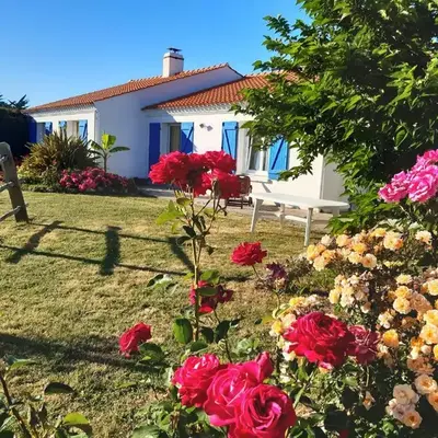 Maison récente avec jardin