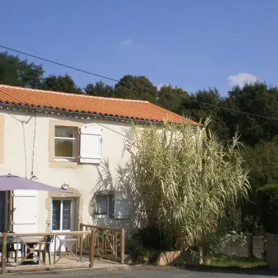 Maison ancienne rénovée avec terrasses