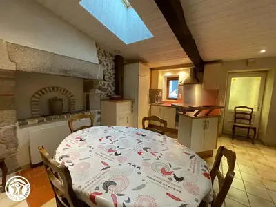 Plan de l'établissement Gîte charmant à la campagne avec terrasse, proche du Puy du Fou et de la rivière Sèvre - FR-1-426-249