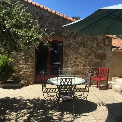 Gîte charmant à la campagne avec terrasse