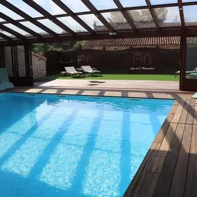 Gîte 18ème avec piscine couverte