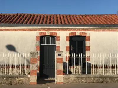 Plan de l'établissement Maison de charme rénovée avec piscine, spa et proximité des plages vendéennes - FR-1-426-464